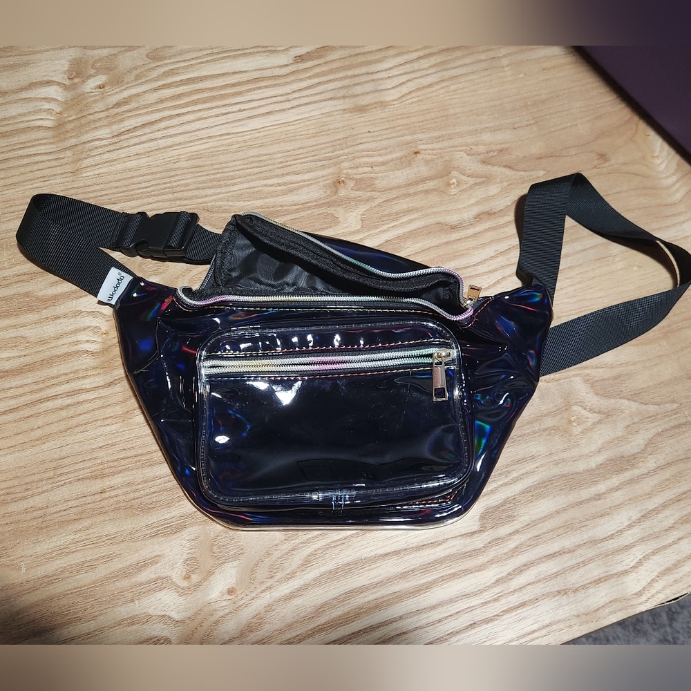 Holographic Black Plus Size Friendly Fanny Pack
